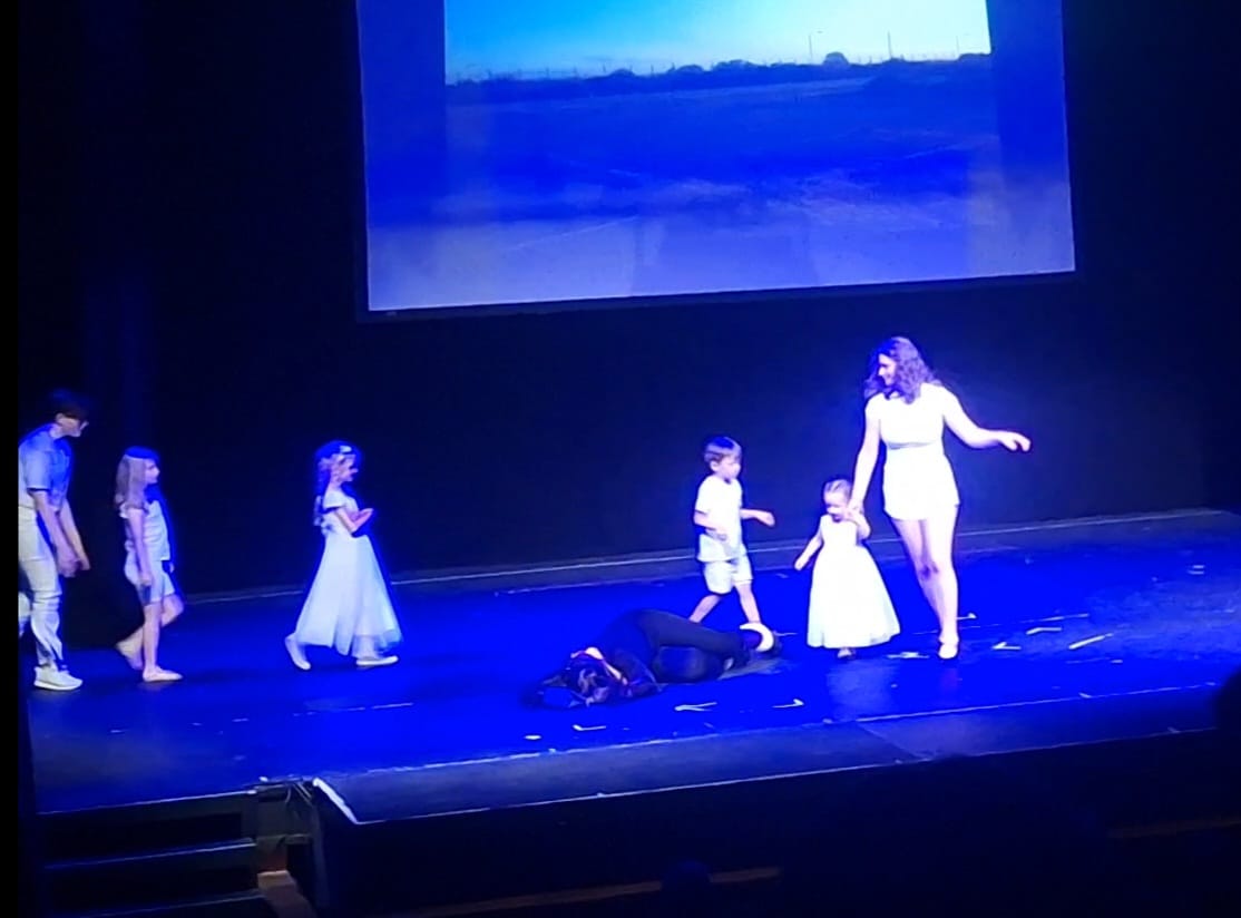 Shining Stars performing their dream sequence